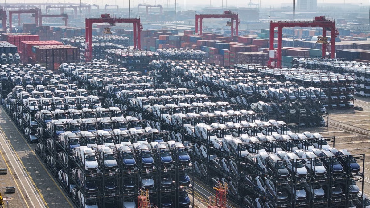 A Chinese EV battery and vehicle factory