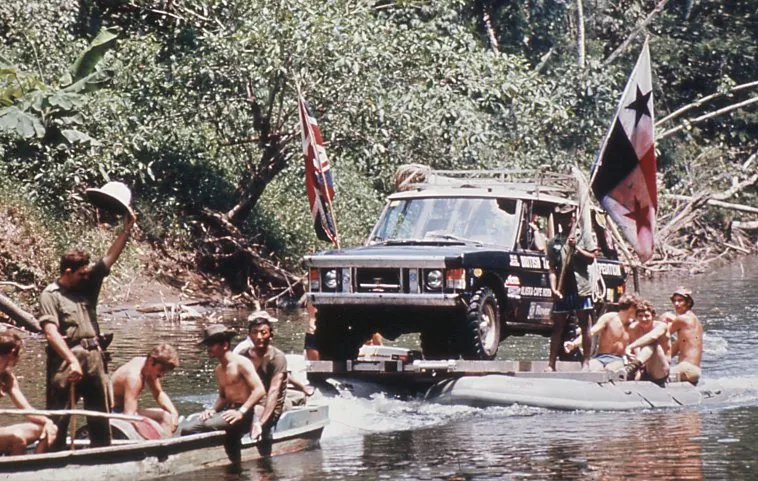 A Range Rover during the Darién Gap expedition