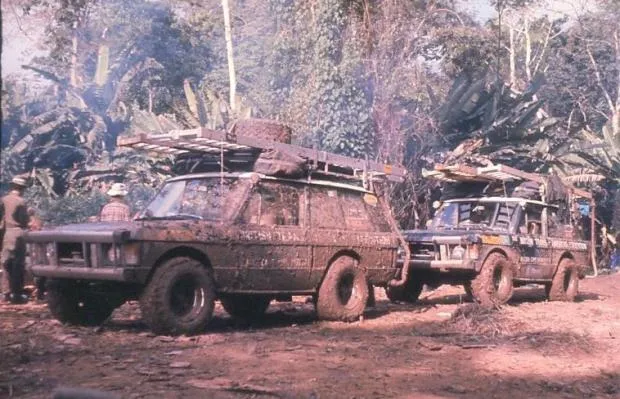 A Range Rover during the Darién Gap expedition, alternate view
