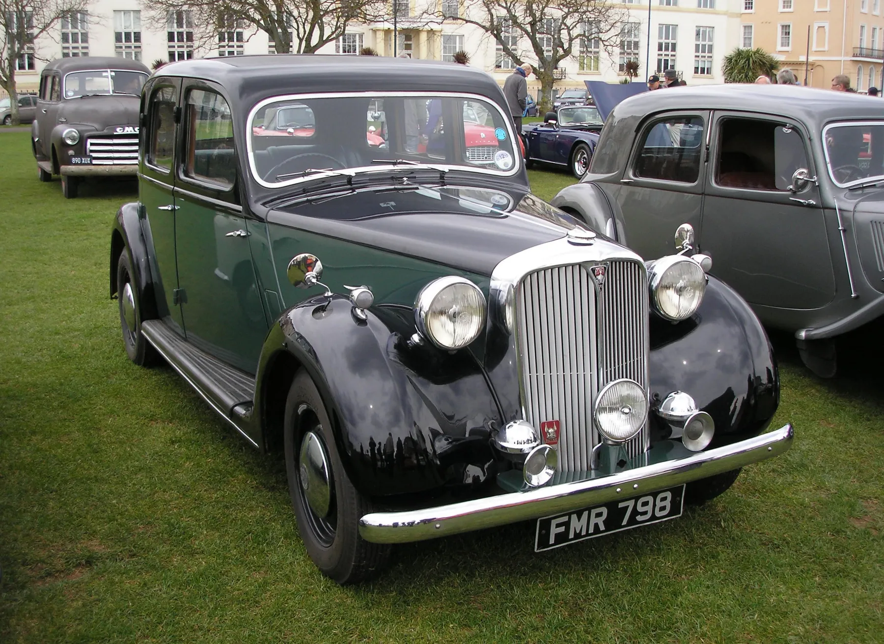 A Rover P3 saloon